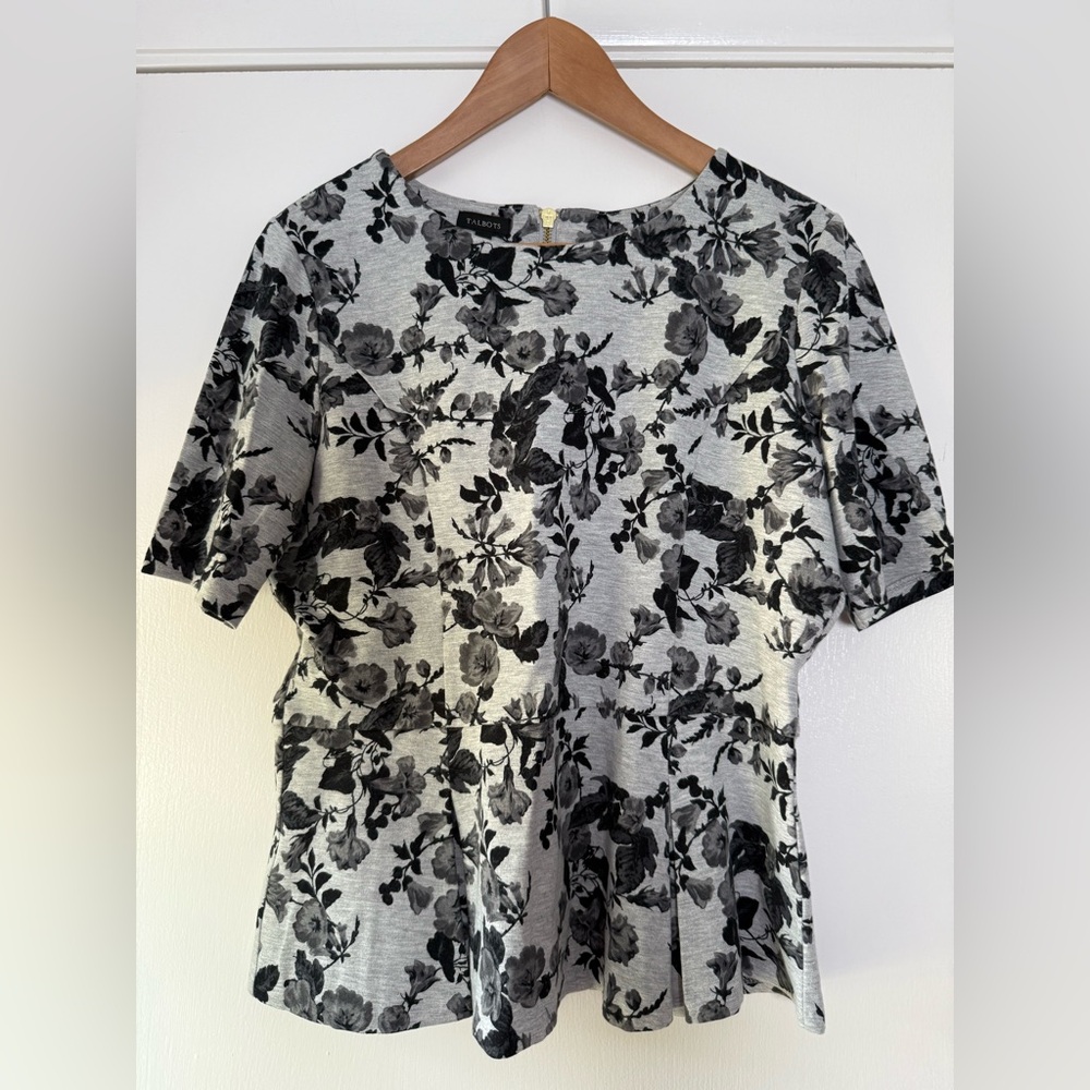 Talbots Short Sleeve Knit Peplum Top Floral Cottagecore Feminine Coquette Chic